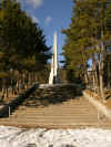 Monumento ai caduti in cima al monte Bernadia